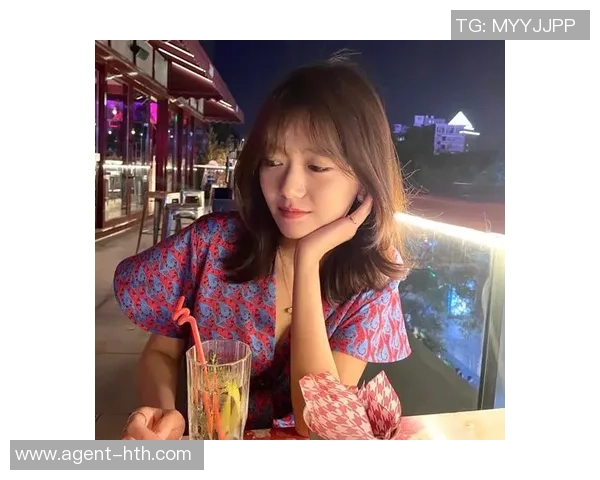 巅峰足球女主持人如何在男性主导的体育界中崭露头角与突破自我 巅峰足球女主持人如何在男性主导的体育界中崭露头角与突破自我