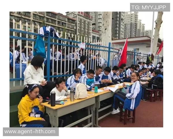 提升运动表现初中足球袜的选择与搭配技巧解析