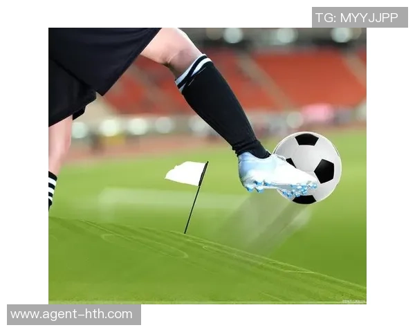 足球脚顶球技巧解析与训练方法分享助你提升球技水平